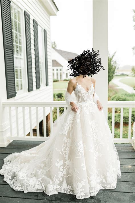 Monique Lhuillier Maeve New Wedding Dress Save 32 Stillwhite