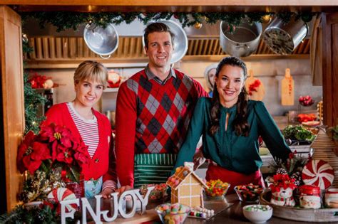 Uptv Christmas Movies 2022 Schedule Parade Entertainment Recipes Health Life Holidays