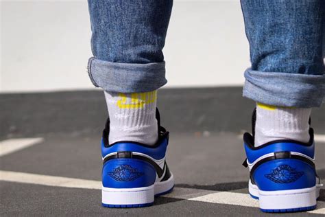 Buy and sell air jordan 1 low shoes at the best price on stockx, the live marketplace for 100% real sneakers and other popular new releases. Avis : que vaut la Air Jordan 1 Low Royal Toe (Fragment ...