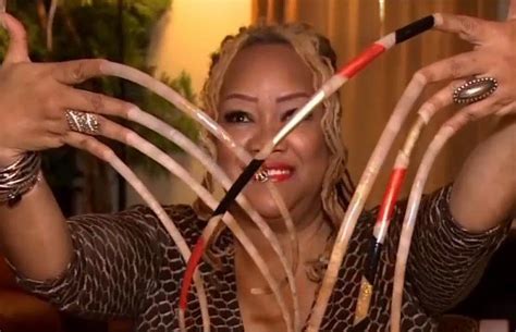 Texas Woman Attempts To Grow Worlds Longest Nails