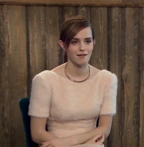 Aspundir Emma Watson Is A Delicate Balance Of Sweet And Sexy