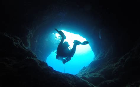 The Top 10 Cave Diving Locations In The Uk Envin