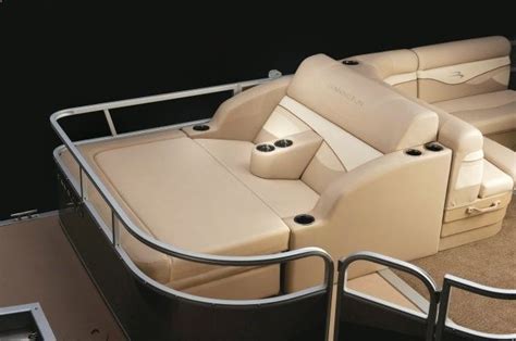 Great Seats On A Pontoon Pontoon Boat Pontoon Deck Boat