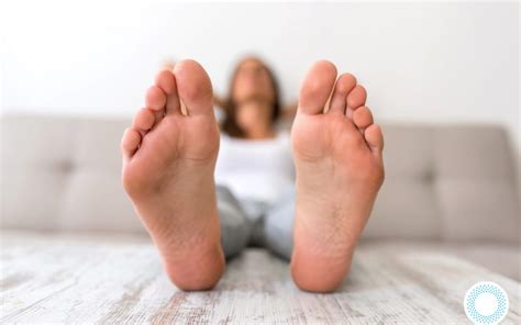 5 Causes Of Swollen Feet For “why Are My Feet Swelling” Precision