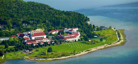 Mackinaw island straddles two worlds—the world between the past and the present as much as the upper and lower peninsula of michigan. 5 Best Michigan Beach Vacation Spot to Visit in Summer ...