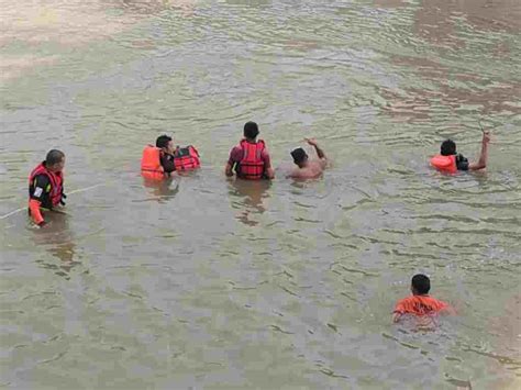 Bocah 6 Tahun Hilang Terseret Aliran Batang Lembang Kota Solok