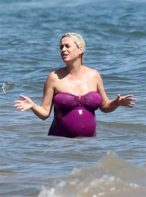 Katy Perrys Pregnant Pokies Scrolller