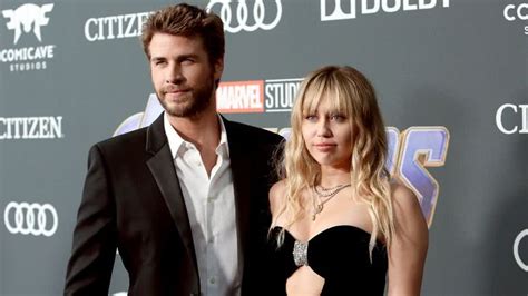 what s the story behind the video of miley cyrus ‘pushing her ex husband at an event buna time