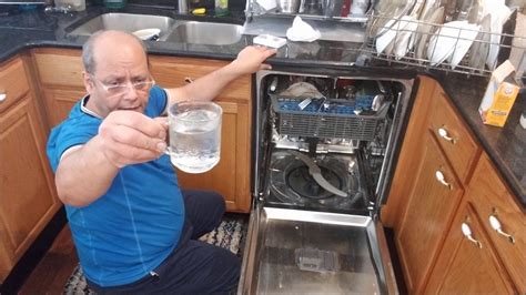 How To Clean The Inside Of A Dishwasher كيفية التخلص من الروائح