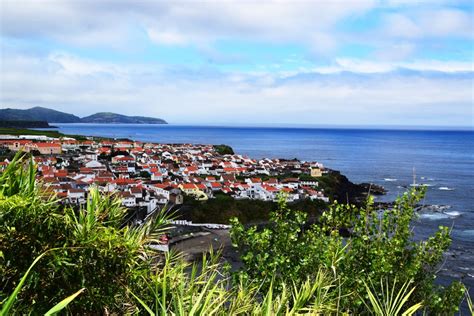 The islands of the azores are located in the atlantic ocean between europe and america. Maia - Heart of the 10th Island - Azores - São Miguel