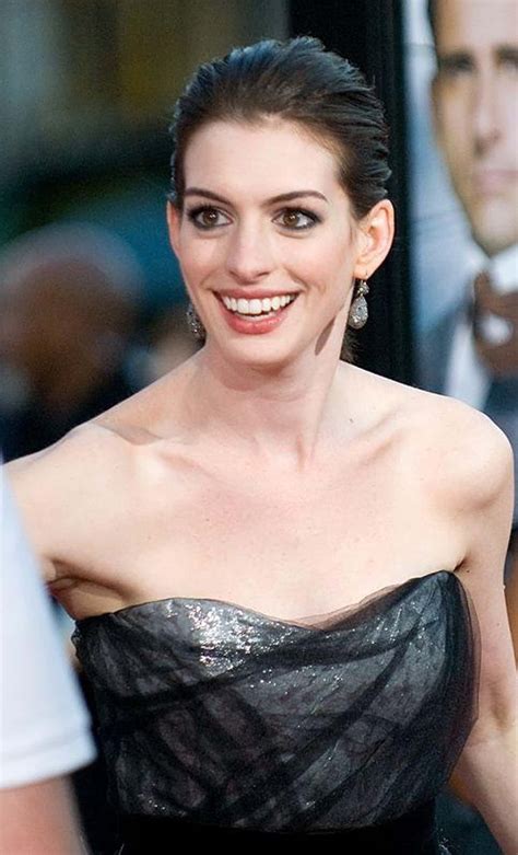 Why Do People Hate Anne Hathaway