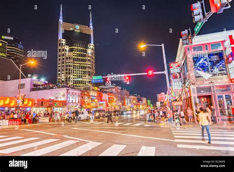 Broadway Street At Dusk In Downtown Nashville Hi Res Stock Photography
