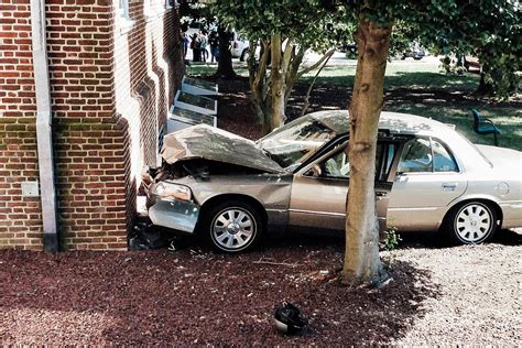 how many times a day do cars crash into buildings