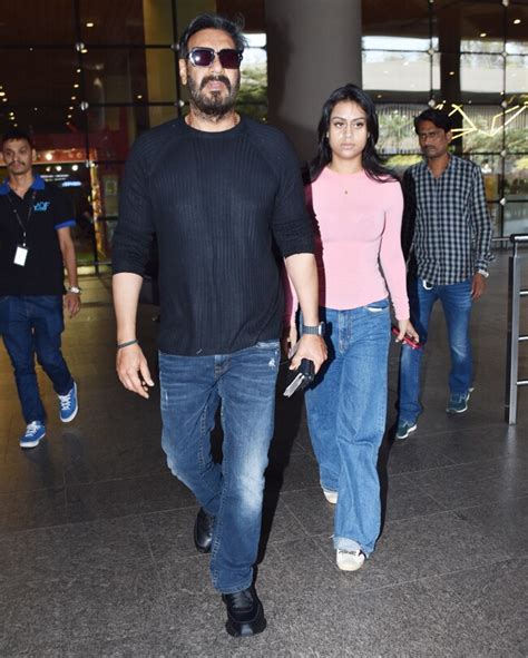 Nysa Devgan Walks Out Of Airport With Daddy Ajay Devgn And You