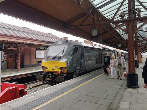 A Chiltern Silver Train Has Arrived At © Robin Stott Geograph