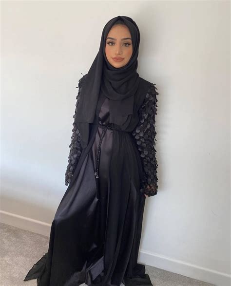 Latest Dubai Style Black Abayas Zahrah Rose In 2020 Abayas Fashion