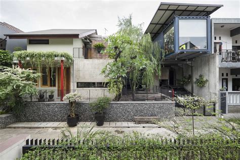 Dijual rumah baru di champaca residence dengan developer pt. 9 Model Rumah Unik Karya Arsitek Indonesia Masa Kini - ARSITAG