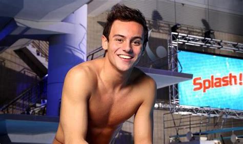Olympic Heartthrob Tom Daley Uses Youtube To Reveal Hes A Gay And