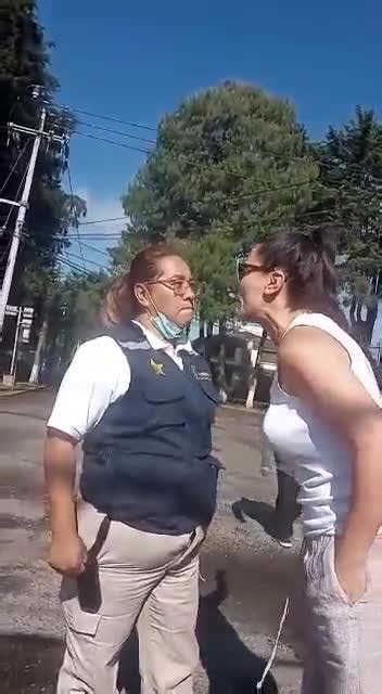 Mujer Agrede Y Escupe A Guardia De Seguridad En El Edomex En Redes
