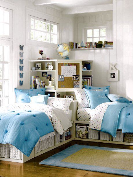 We all share a bedroom at least once in our lives, as many children begin their lives sharing a room with their siblings. I love everything about this room...the colors, the style ...