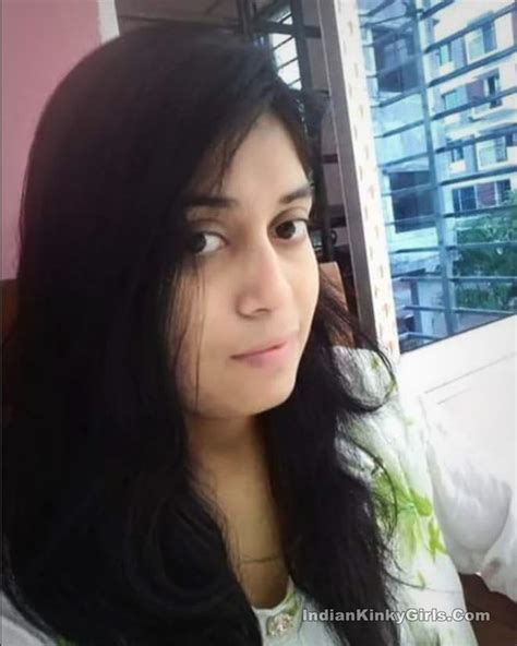 homely indian girl nude selfies leaked on internet indian nude girls