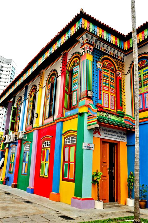 Queen Et Juin Colourful Buildings Beautiful Places Colorful Places