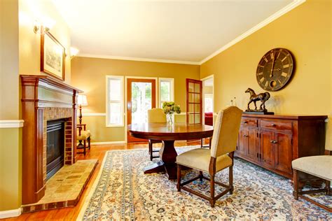 warna cat rumah minimalis  ruang keluarga tone warnanya hangat