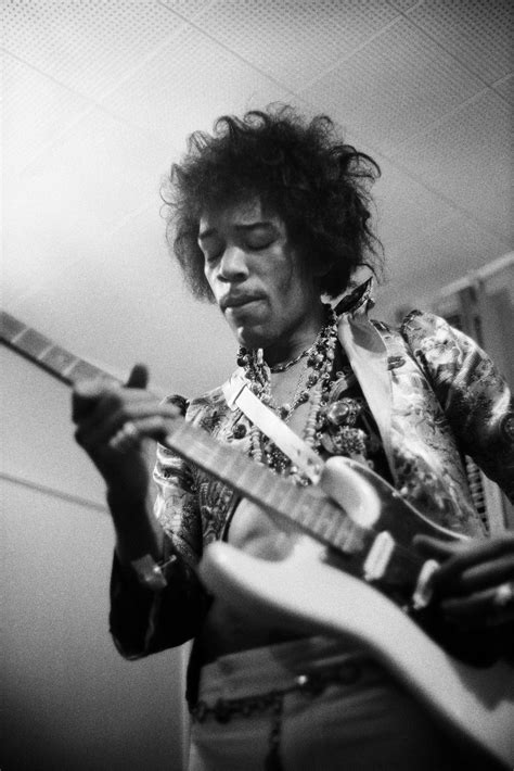 See Vintage Jimi Hendrix Photos By Ed Caraeff Time Voodoo Style 60s