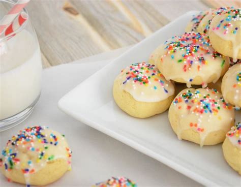 Mine grew much larger than the picture appears. Italian Anisette Cookies | Recipe | Italian anisette ...