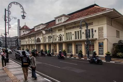 Braga Menikmati Suasana Belanda Tempo Dulu Di Kota Bandung Radar Cianjur