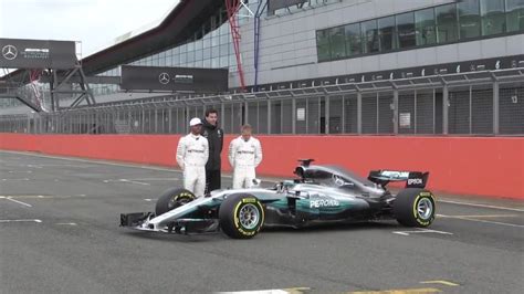 Samochody, samochody sportowe, premium, samochody luksusowe, testy marzec to miesiąc, gdy rozpoczyna się sezon formuły 1. Formuła 1. Mercedes zaprezentował nowy bolid