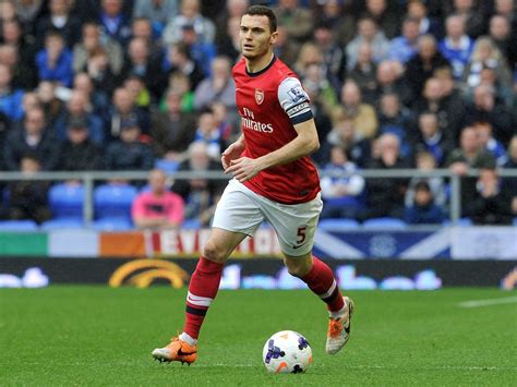 manchester united move for thomas vermaelen arsenal defender set to complete £11m move after