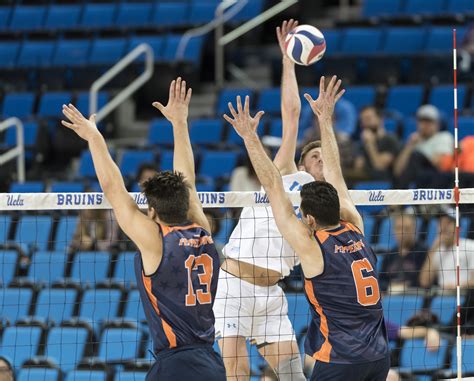Ucla Mens Volleyball Takes Down Pepperdine In Four Set Match Daily Bruin