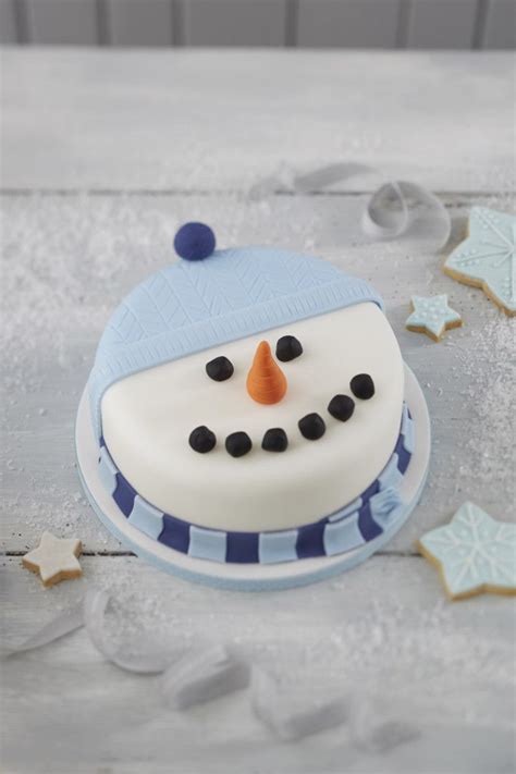 If you are covering a square or rectangular cake, then flatten the fondant into. 55 Christmas Cake and Cookies Ideas for Kids | Christmas ...