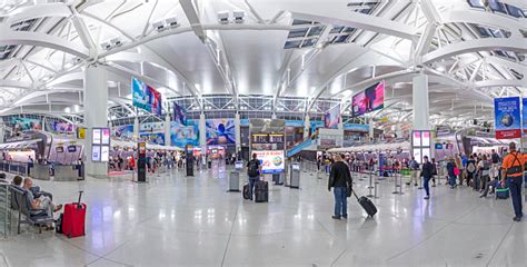 People Ready For Check In At Terminal 4 In Jfk Airport Stock Photo