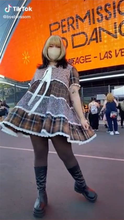 Fit 4 Concert Outfit Gurl Cheer Skirts Merch Las Vegas Harajuku