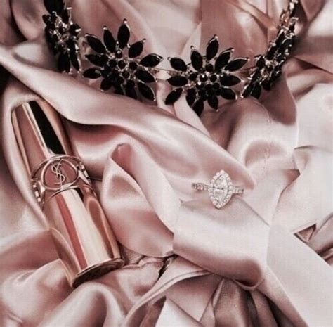 Rose Gold Discovered By ѕαмαηтнα ѕєяєηα On We Heart It Rose Gold