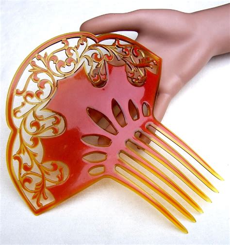 Comb My Hair In Spanish - Spanish hair comb pink celluloid Art Deco hair accessory | Art deco