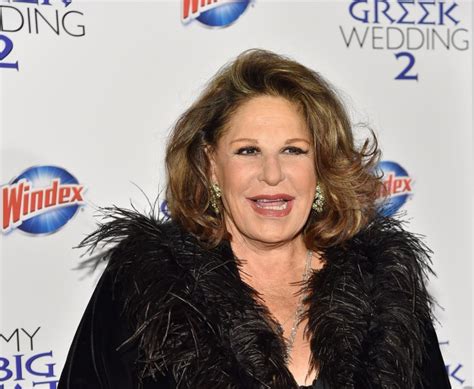 report lainie kazan was a known shoplifter at supermarket