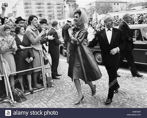 She was an actress, known for frau im strom (1939), rembrandt (1942) and tätini riosta. Hertha Feiler und Heinz Ruehmann auf dem Weg zum Bambi ...