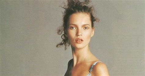 Kate Mosss 90s Campaigns Are A Stylish Blast From The Past Who What