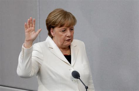 Merkel Har Svurits In Som Tysk Kansler