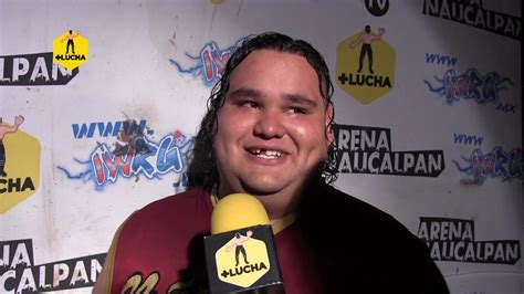 Inmediatamente, las personas que estaban presentes en el evento se hicieron de palabras con el luchador, a quien insultaron y golpearon por agredir a un niño. Niño Hamburguesa: "AAA siempre trae el mando y se los ...