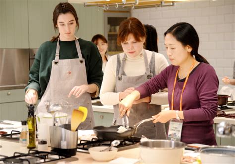 Learn korean language in kl. More tourists sign up for cooking classes in South Korea ...