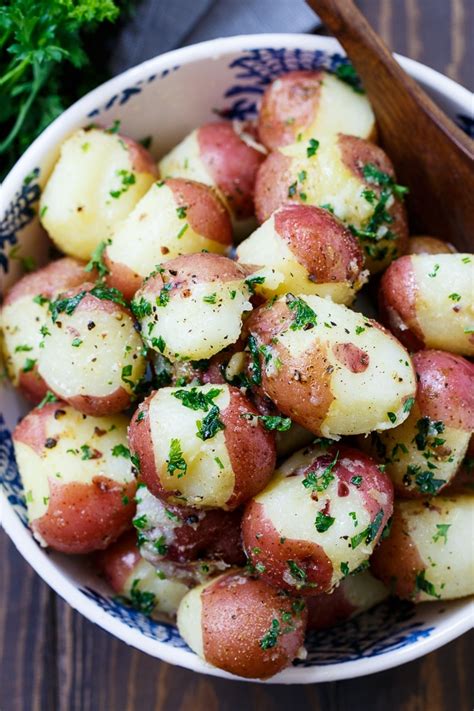 Calls for 5 ingredients and 5 mins prep time, this is a healthy side dish for dinner. Boiled Red Potatoes With Garlic And Butter : Garlic Butter ...