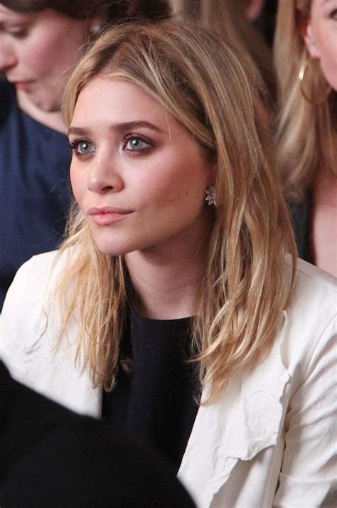 Olsens Anonymous Beauty Close Up Of Ashley Olsen With Full Brows And