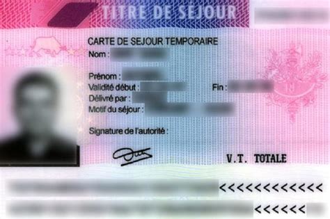 FRANCE: Étranger déjà titulaire d'un titre de séjour (2