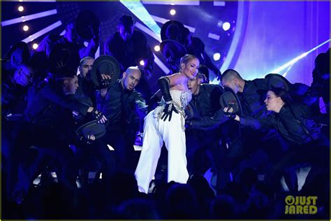 Jennifer Lopez Performs Dinero Live For First Time At Billboard Music