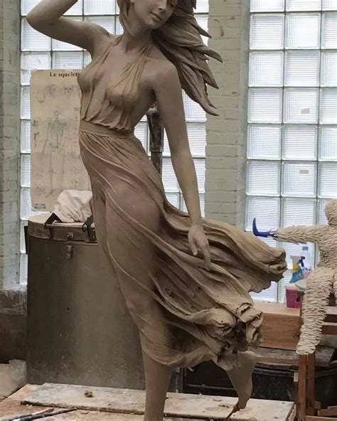 央美才女的人体雕塑神作，精致与性感并存，真的太美了