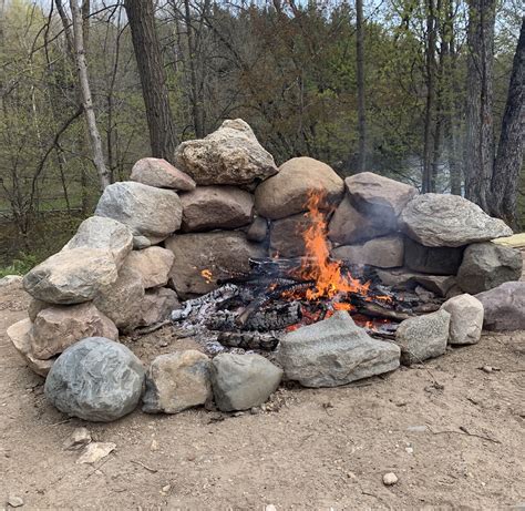 Rock Boulder Fire Pit In 2020 Fire Pit Natural Stone Fire Pit Backyard Diy Outdoor Fire Pit
